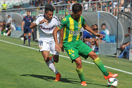 CD Tondela v Nacional Liga Nos J3 2015/16
