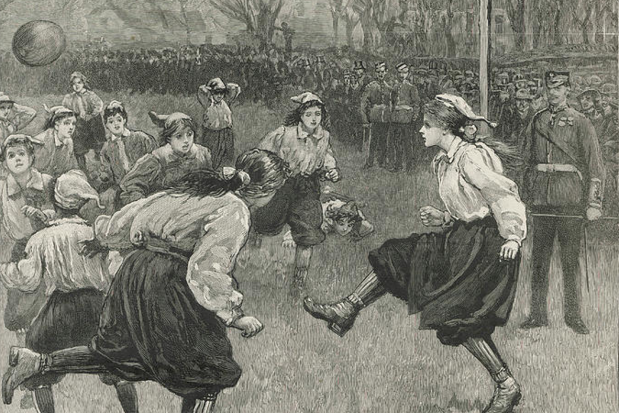 Futebol feminino: o primeiro jogo oficial da histria