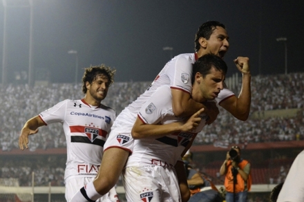 So Paulo 2-1 River Plate